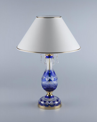 Lampa stołowa w stylu antycznym z kryształami