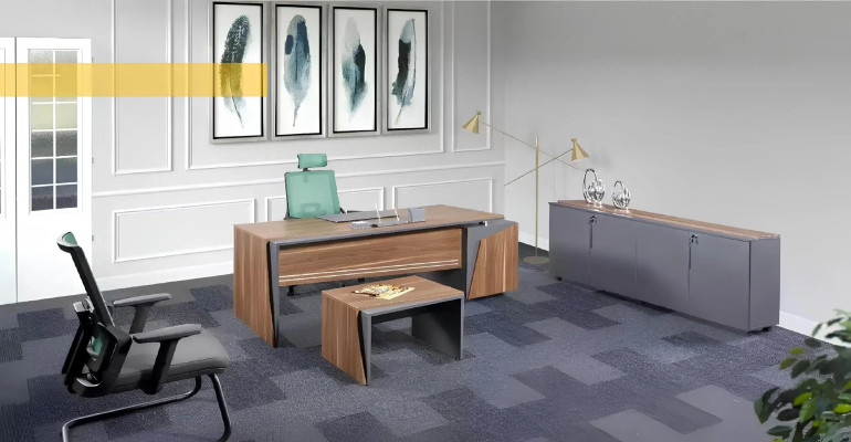 Stůl pro kancelářský designér z dřeva