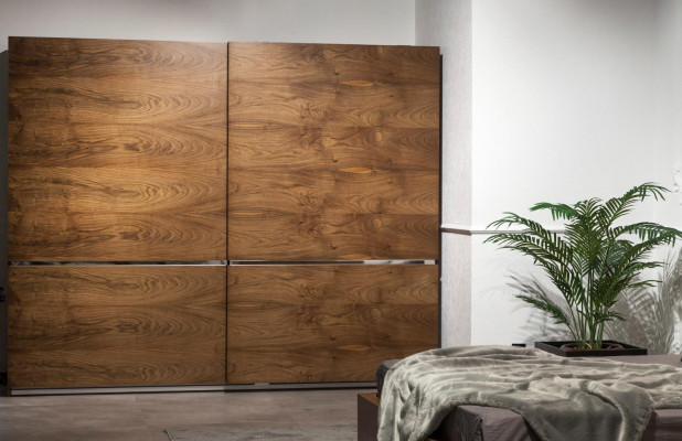 Velká skříň s posuvnými dveřmi hnědá 265cm