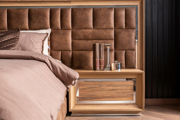 Luxusní noční stolek