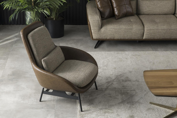 Křeslo Club Lounge v hnědé barvě