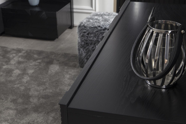 Mobilní komoda nero 138cm