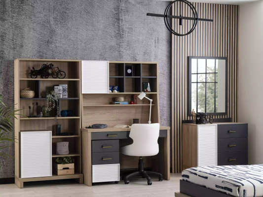 Knihovna z dřevěným psacím stolem do dětského Zimmer