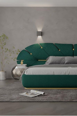 Luxuriöses grünes Bett mit goldenen Akzenten in Fächerform für modernes Schlafzimmer