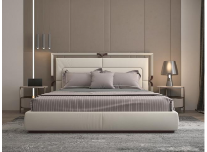 Moderní luxusní postel v béžové barvě s hnědými akcenty a elegantním čelem