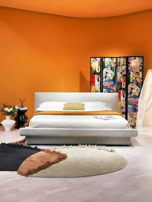 Luxusní béžová moderní čalouněná postel pohodlná elegantní