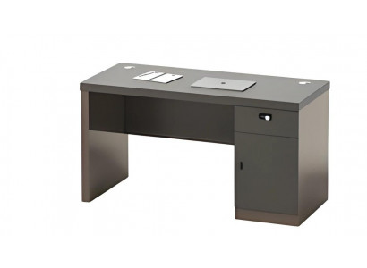 Moderní černý pracovní stůl se skladovacím prostorem, zámkem a kanály na kabely