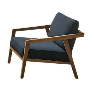 Ein Sessel in stilvollem Design Lakonisch. Gemütlich. Modern.