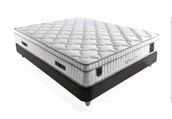 Elegantes graues Bett mit Matratze aus Textil und Holz