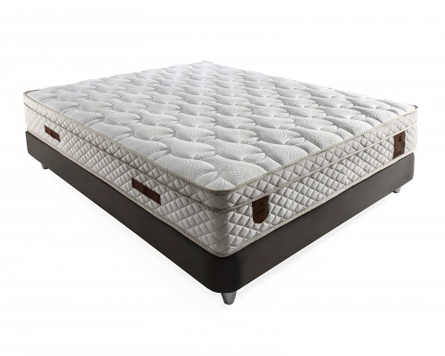 Elegantes Bett mit Matratze aus Textil in Beige