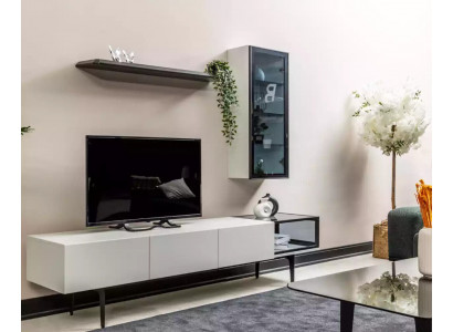 Ein unvergleichlicher TV-Schrank und Regale im minimalistischen Stil