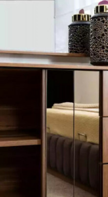 Luxuriöse Kommode mit Spiegel für Schlafzimmer im modernen Stil