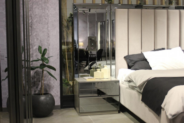 Luxus Schlafzimmer Set Komplettes Zimmer Möbel Bett Nachttisch Schrank Bank Neu