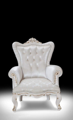 Luxuriöse Sofagarnitur für das Wohnzimmer im klassischen Stil in der Farbe Weiß
