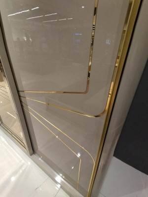 Moderner Kleiderschrank Luxus Schrank Holz Schränke Glas Hochglanz Schlafzimer