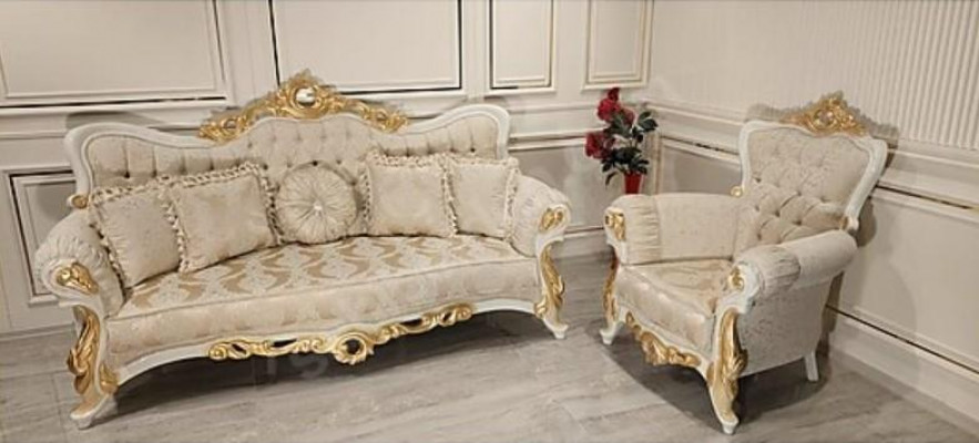 Klassische Couch Wohnzimmer Sofagarnitur Möbel einrichtung 3+1 Sitz Sofa