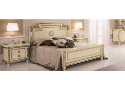 Königliches Bett 2x Nachttische Schlafzimmer Garnitur 3tlg. Set Holz Betten Neu