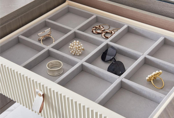 Tisch Klassische Konsole Spiegel Deko Kommode Schminktisch Schlafzimmer