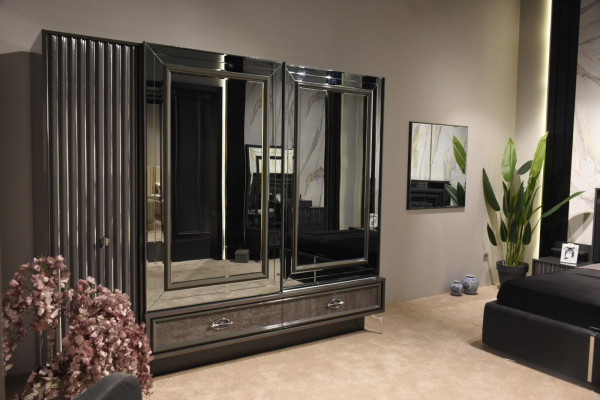 Designer Holz Kleiderschrank mit Spiegeltüren und Schubladen Schlafzimmer