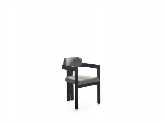Ein hochmoderner Stuhl mit ungewöhnlicher Form und interessanten Beinen mit bequemer Rückenlehne in Grau-Schwarz für das Esszimmer