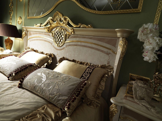 Schlafzimmermöbel-Set - Bett mit zwei Nachttischen in modernem Design
