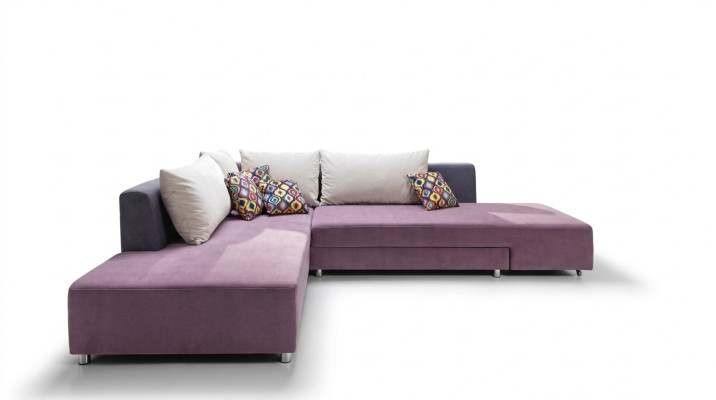 Luxuriöses großes Ecksofa wird aus hochwertigem Material von europäischen Möbelherstellern hergestellt
