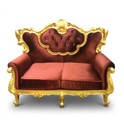 Schickes 2-Sitzer-Sofa mit einer leuchtenden Farbkombination aus edlem Rot und glänzendem Goldton im Barockstil  
