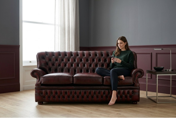 Brauner Chesterfield 3-Sitzer im Antik Stil Designer Wohnzimmer Couch