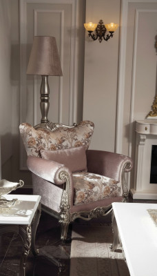 Gepolsterter Sessel Lila mit Blumenmuster Sofa Couch Wohnzimmer Barock