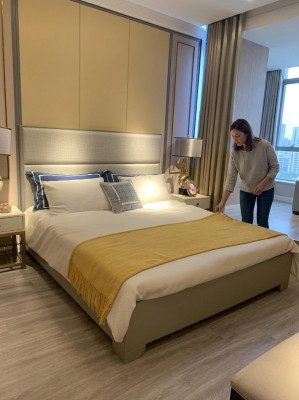 Bett Doppelbett Betten Möbel Einrichtung Schlafzimmer Design Stoff Textil neu