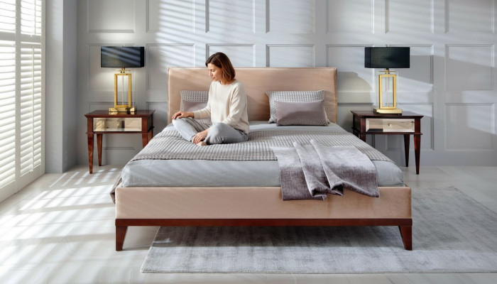 Modern Braun-beige Schlafzimmer Luxus Bett Holz Doppelbett Neu