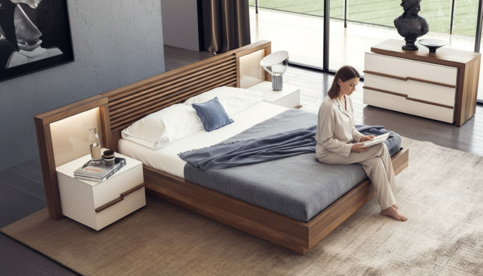 Braunes Schlafzimmer Set Luxus Bett Kommode Nachttische Walnuss Natur
