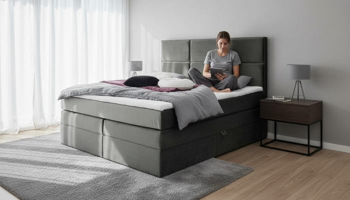 Graue schicke Doppelschlafzimmer Holzmöbel Design elegante Polsterung Stoff