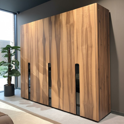 Sechstüriger Kleiderschrank Schrank Holz Möbel Schlafzimmer xxl Holz