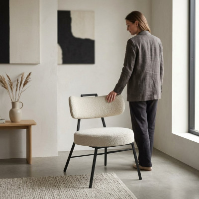 Luxuriöser Designstuhl aus Holz mit weicher Polsterung für Esszimmer