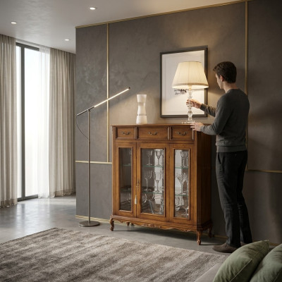 Klassisches Möbeldesign Vitrine braun Glasschrank elegant luxuriös neu