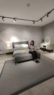Luxuriöse Bett mit Bank Exklusives Design und Hochwertige Verarbeitung