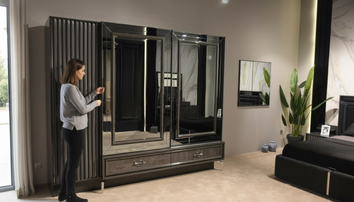 Designer Holz Kleiderschrank mit Spiegeltüren und Schubladen Schlafzimmer