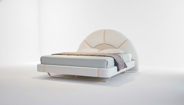 Luxuriöses Bett mit goldenen Akzenten, modernes Design, halbkreisförmiges Kopfteil des Schlafzimmers