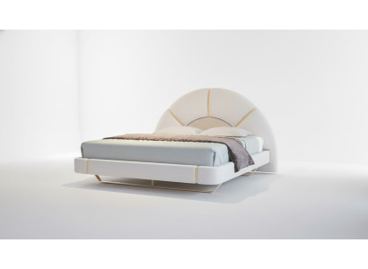 Luxuriöses Bett mit goldenen Akzenten, modernes Design, halbkreisförmiges Kopfteil des Schlafzimmers