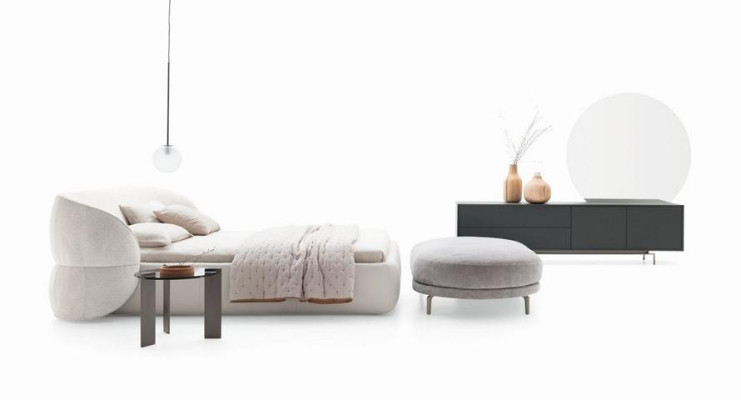 Moderne gepolsterte Schlafcouch mit Schlaffunktion in elegantem grauem Stoff