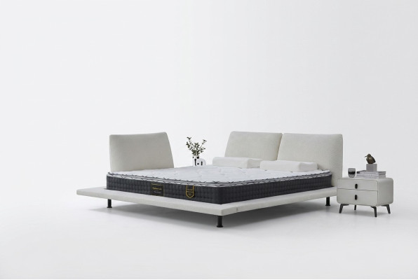 Moderne Boxspring-Bett Comfort Design mit weißem minimalistischen Kopfteil