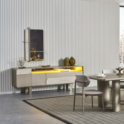 Elegante Beigefarbene Holzkonsole mit Spiegel in Stilvollem Design