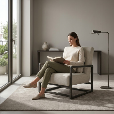 Beiger Textil-Sessel modern mit Holzrahmen