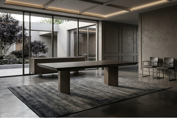 Eleganter brauner Couchtisch aus Holz im klassischen Stil
