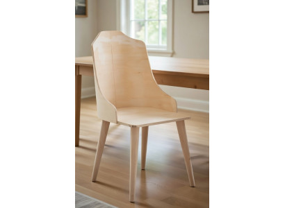 Moderner Holzstuhl mit ergonomischer Rückenlehne für maximalen Komfort