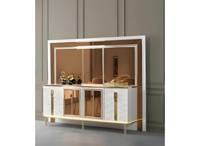 Moderne Sideboard mit hochwertigem Spiegel und goldenen Akzenten