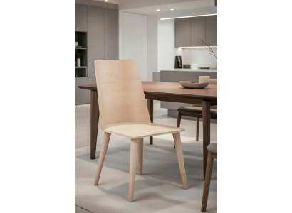 Moderner Holzstuhl im minimalistischen Design für Esszimmer und Küche