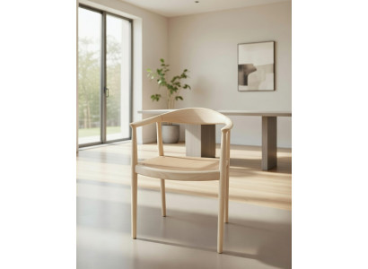 Robuster Armlehnenstuhl mit ergonomischen Armlehnen Beige Holz