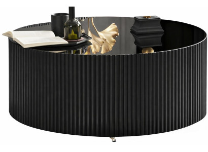Eleganter schwarzer Couchtisch mit reflektierender Glasoberfläche